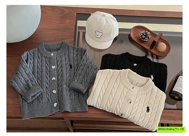 KHOÁC LEN VẶN THỪNG THÊU LOGO