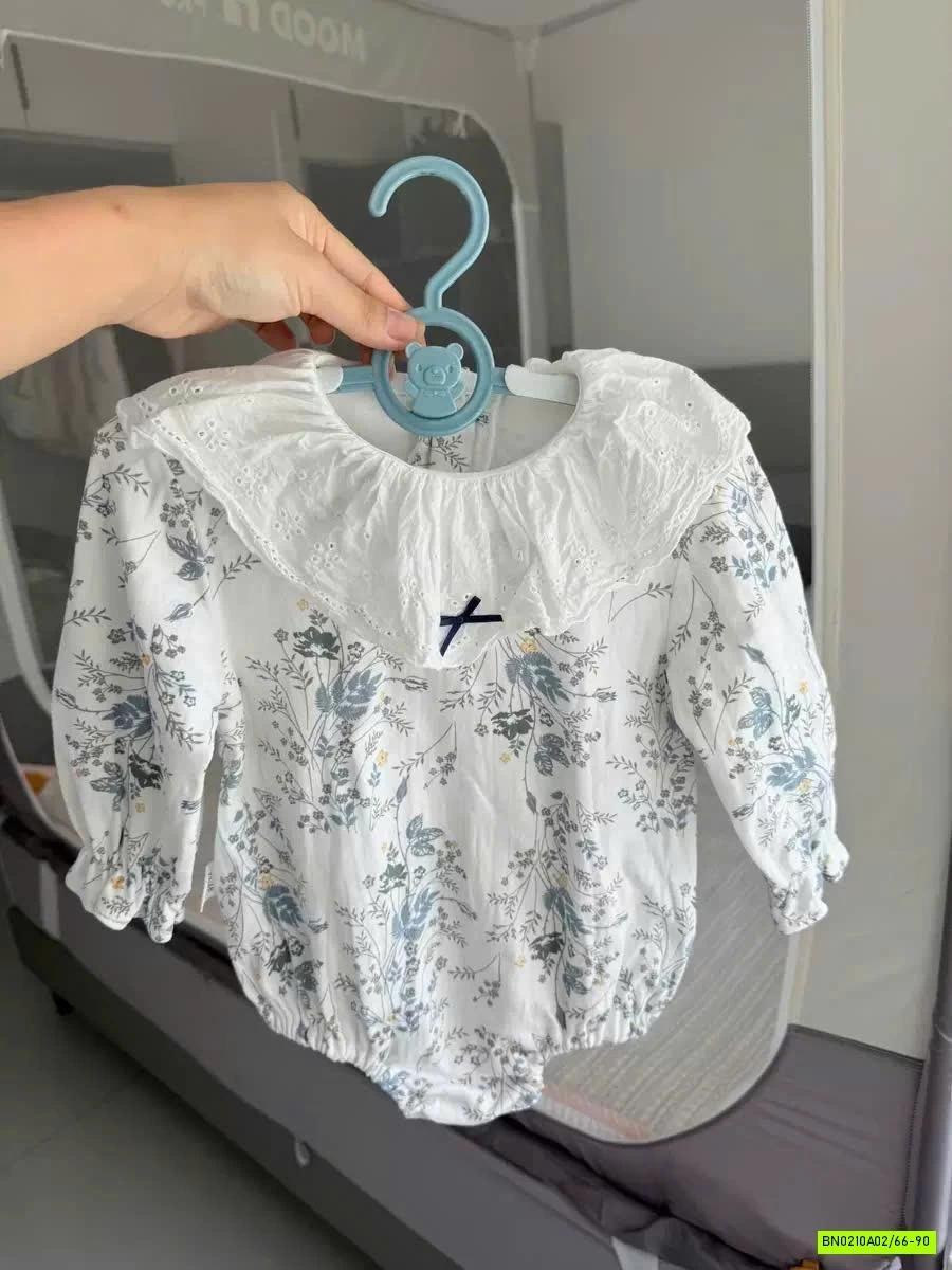 BODY HOA CỔ BÈO GẮN NƠ