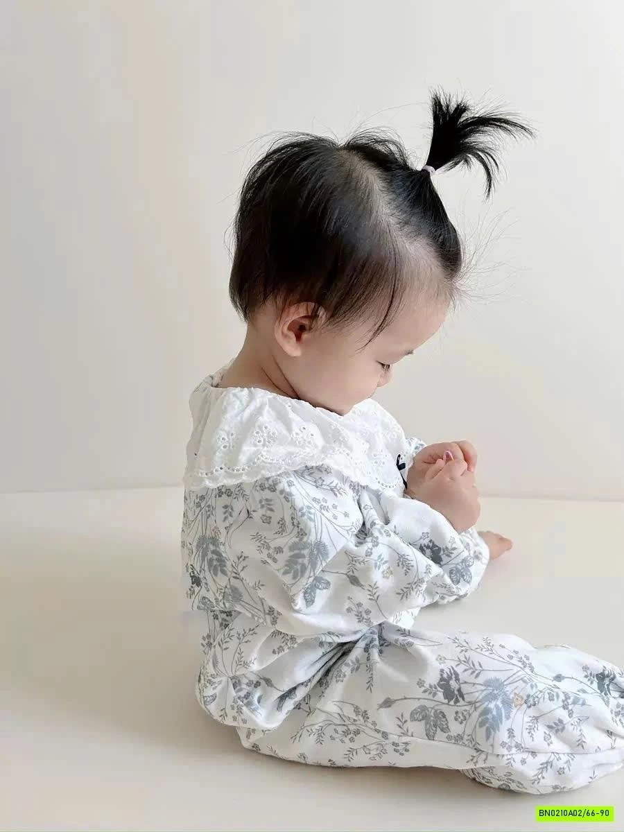 BODY HOA CỔ BÈO GẮN NƠ