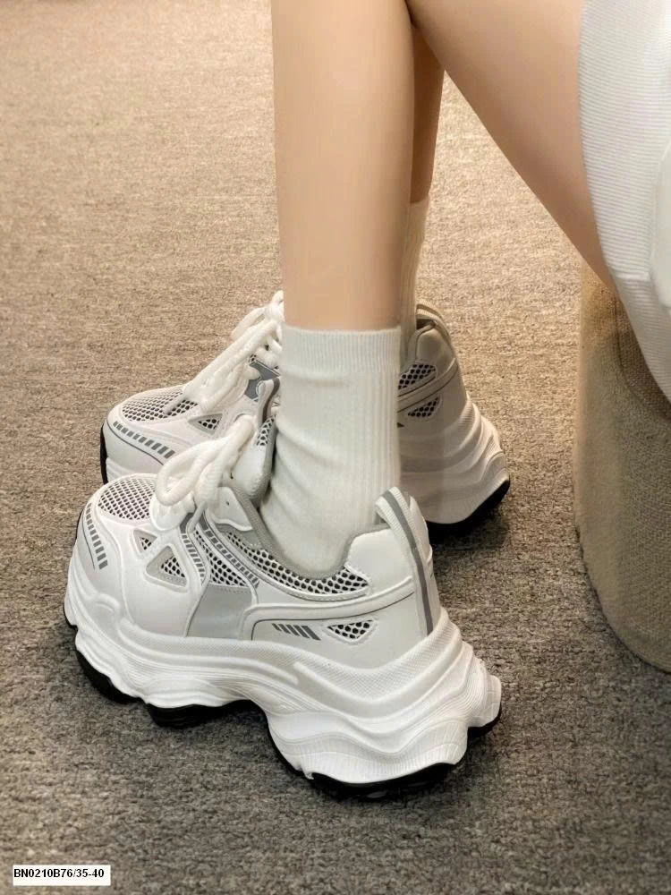 GIÀY THỂ THAO ĐẾ CAO THOÁNG KHÍ