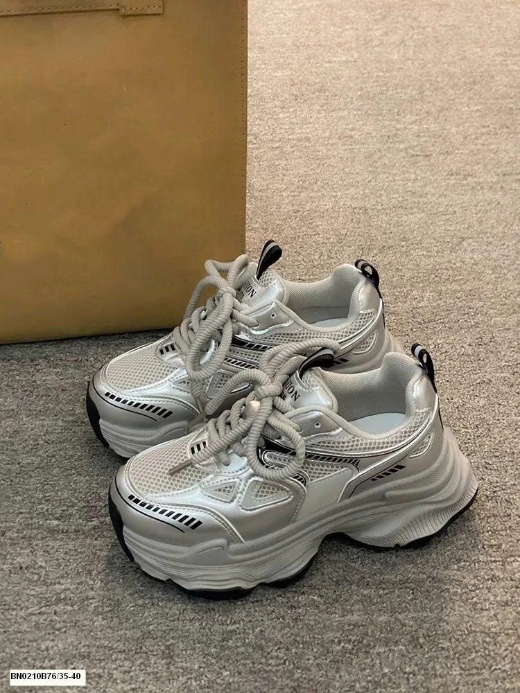 GIÀY THỂ THAO ĐẾ CAO THOÁNG KHÍ