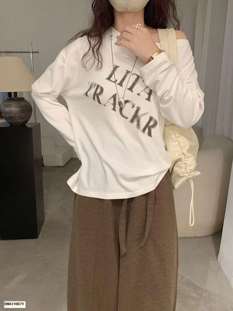 ÁO THUN DÀI TAY LỆCH VAI IN CHỮ CHO NỮ