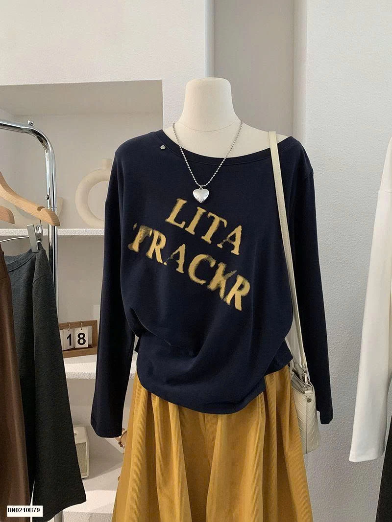 ÁO THUN DÀI TAY LỆCH VAI IN CHỮ CHO NỮ