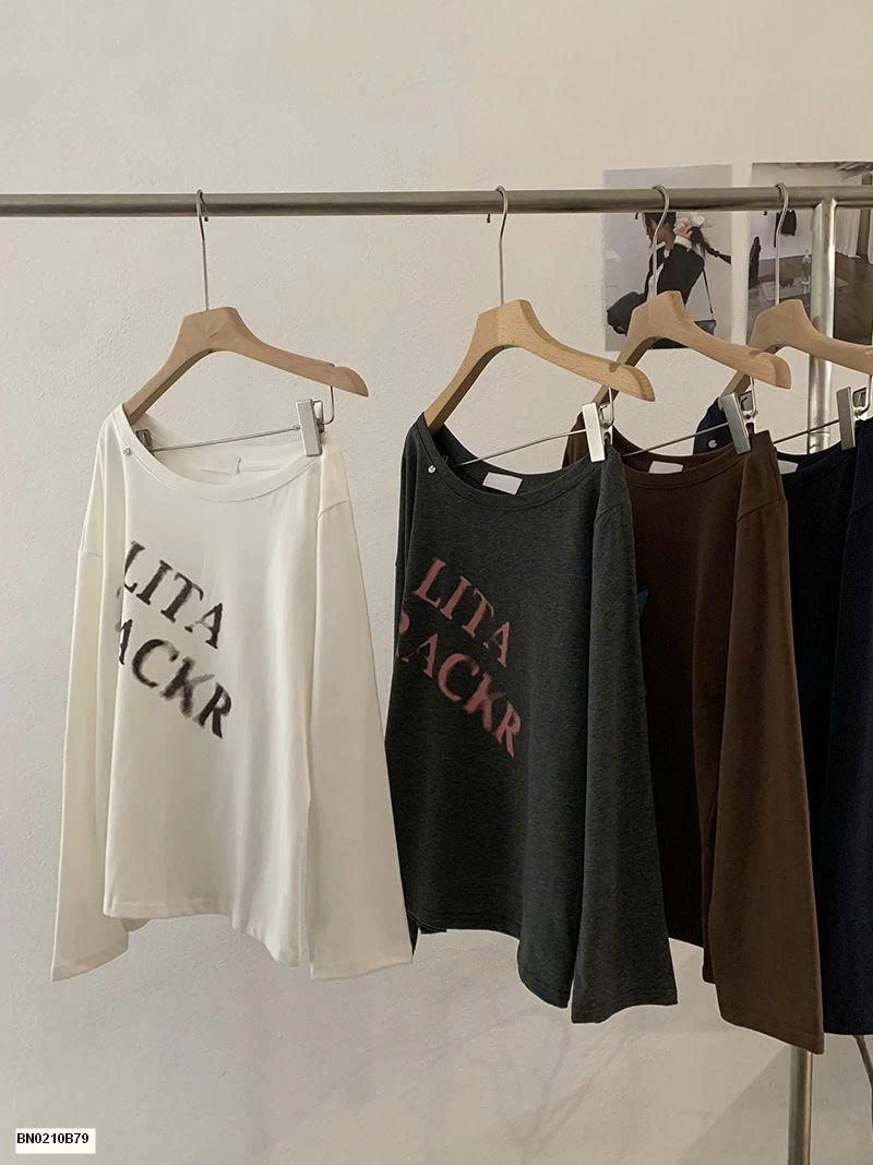 ÁO THUN DÀI TAY LỆCH VAI IN CHỮ CHO NỮ