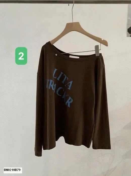 ÁO THUN DÀI TAY LỆCH VAI IN CHỮ CHO NỮ