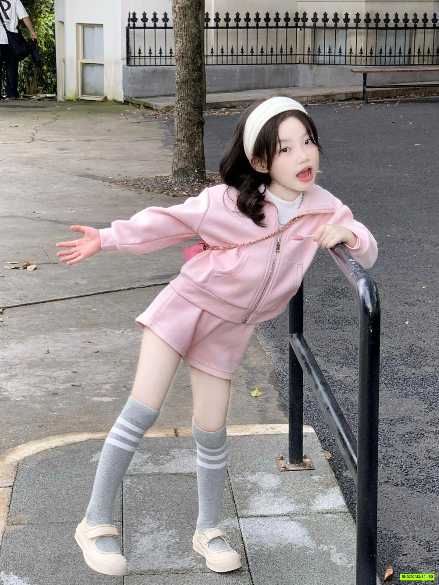 SÉT ÁO KHOÁC+SHORT HỒNG