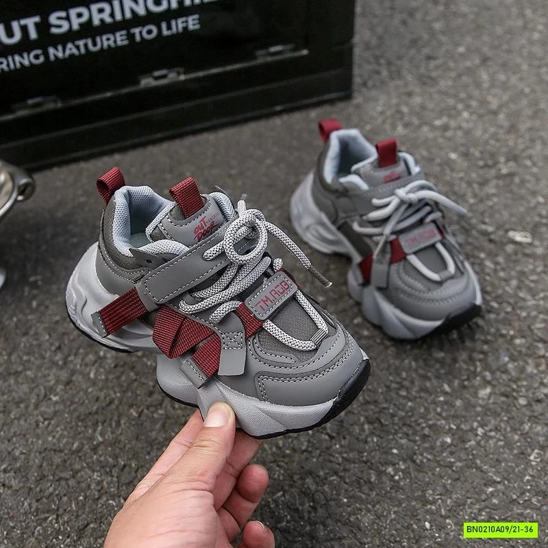 GIÀY THỂ THAO CÁ TÍNH