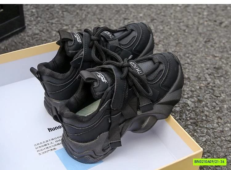 GIÀY THỂ THAO CÁ TÍNH