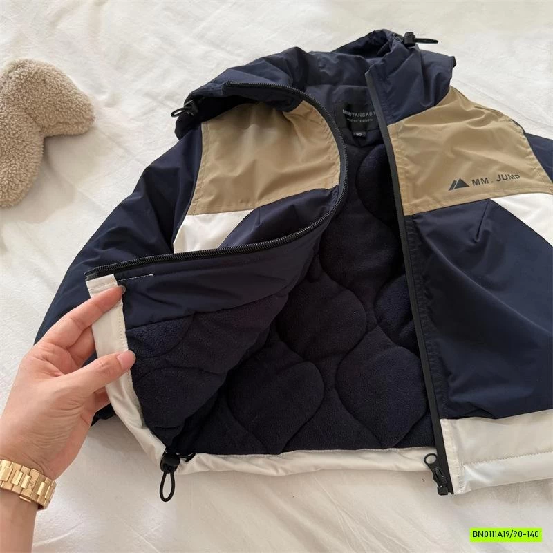 KHOÁC GIÓ TRẦN BÔNG MMY