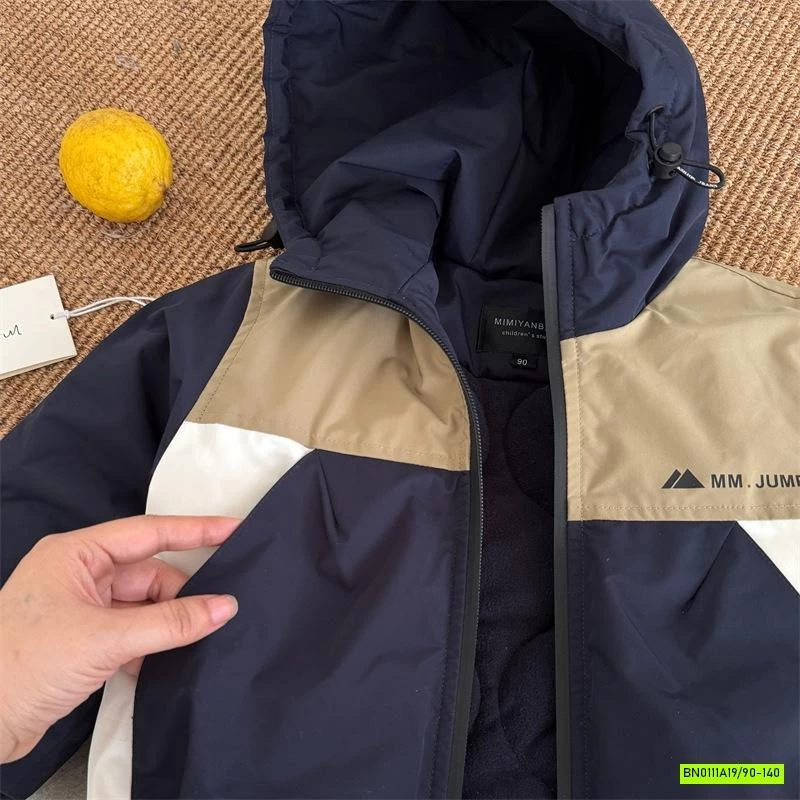 KHOÁC GIÓ TRẦN BÔNG MMY