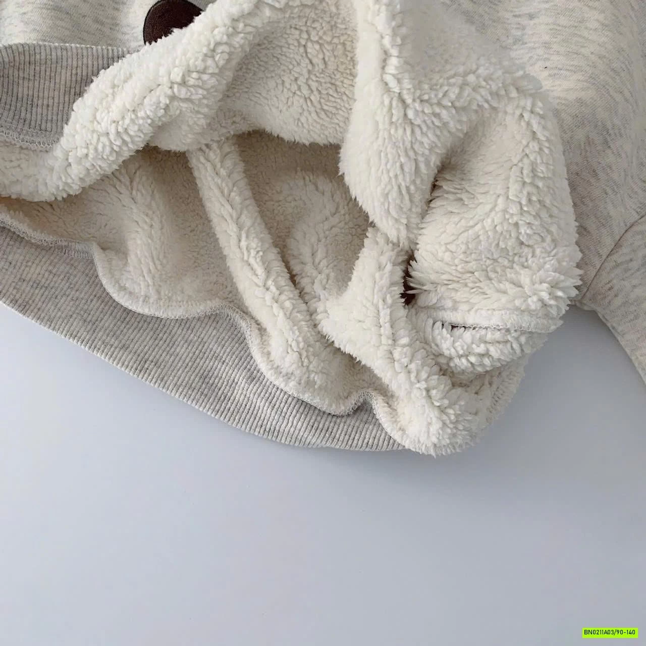 HOODIE PHỐI MÀU MŨ LÓT LÔNG CỪU MAIBAO