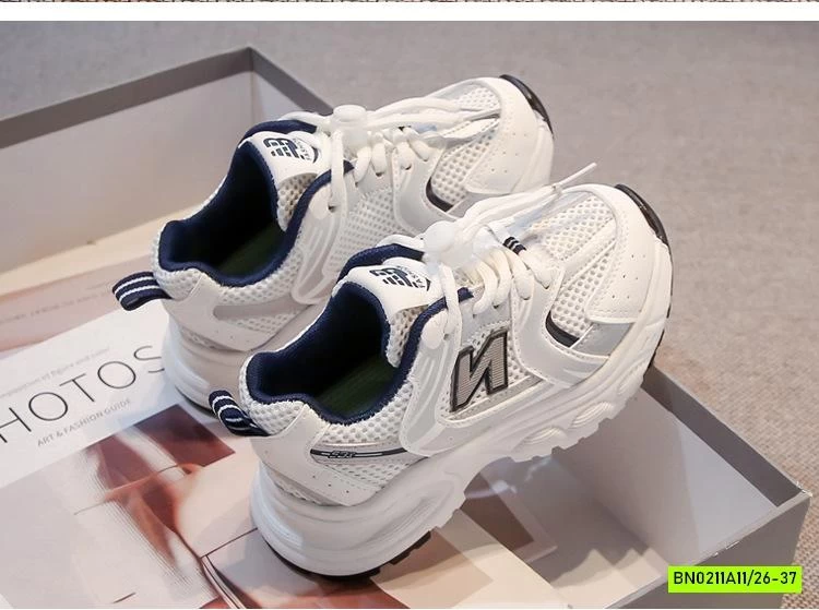 GIÀY THỂ THAO CHỮ N