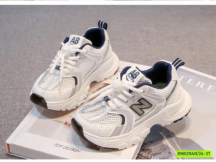 GIÀY THỂ THAO CHỮ N