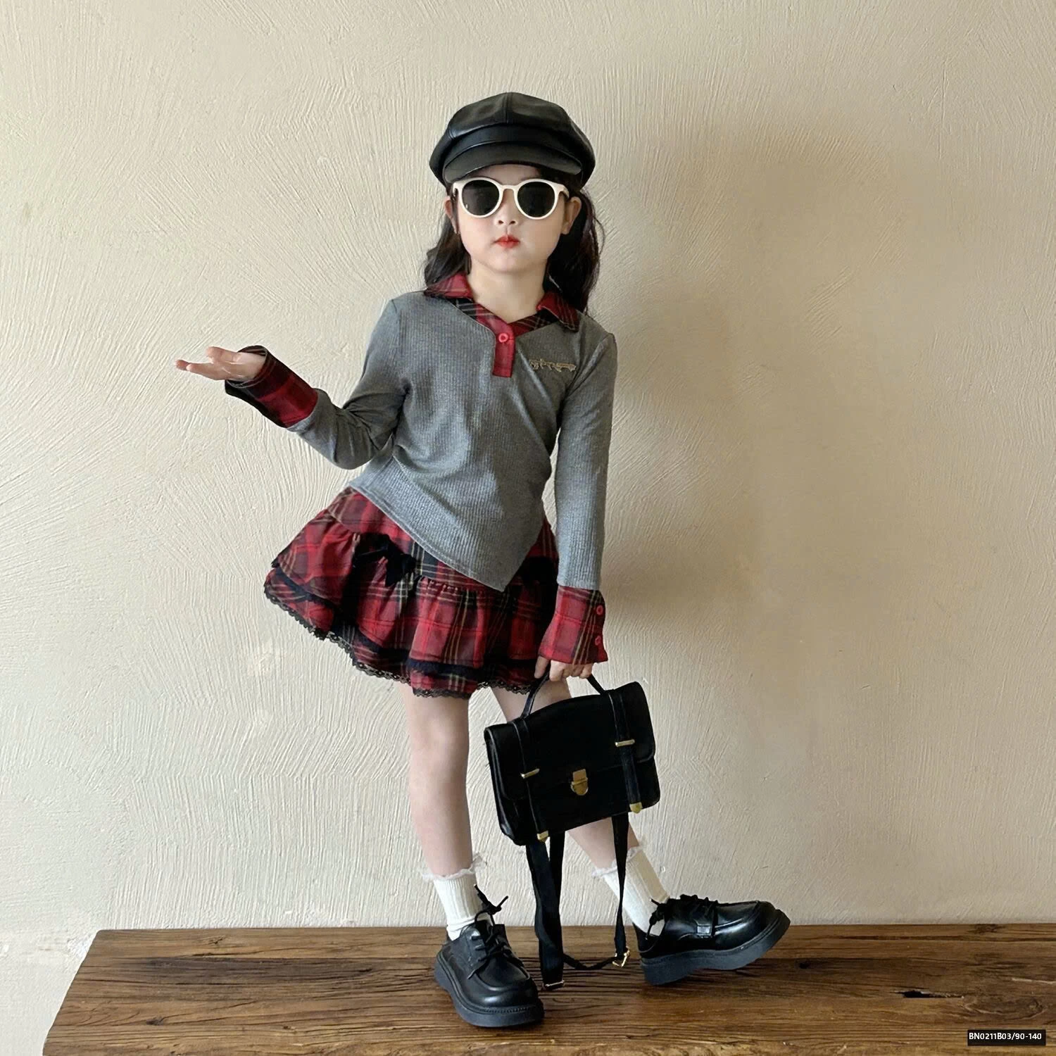 SÉT THUN XÁM MIX CHÂN VÁY CARO ĐỎ