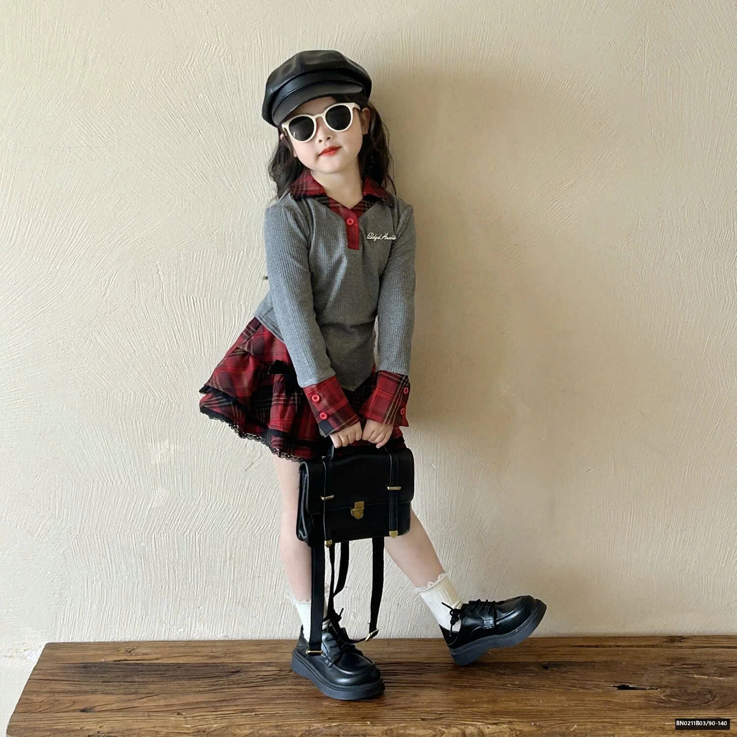 SÉT THUN XÁM MIX CHÂN VÁY CARO ĐỎ