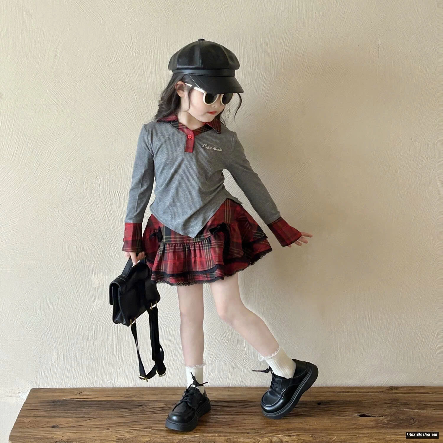 SÉT THUN XÁM MIX CHÂN VÁY CARO ĐỎ