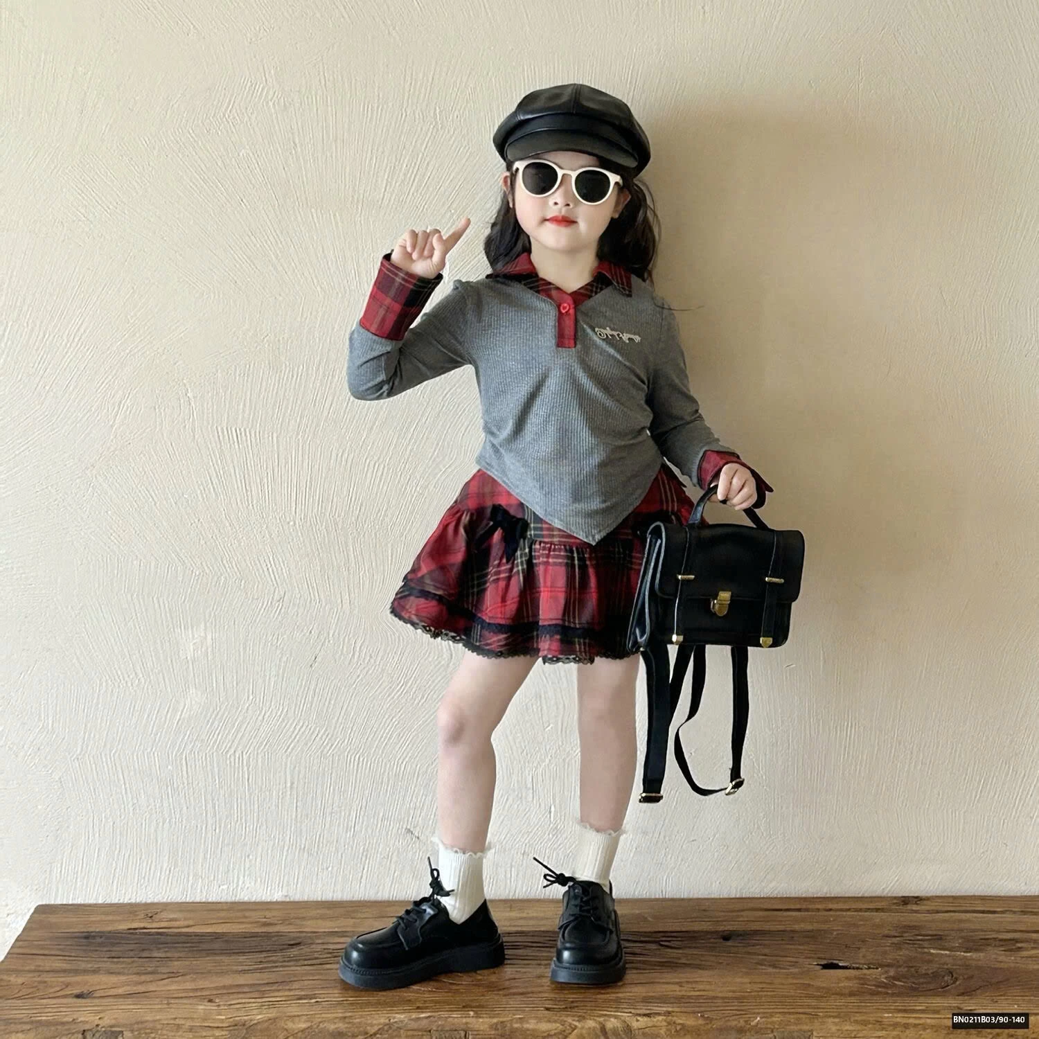 SÉT THUN XÁM MIX CHÂN VÁY CARO ĐỎ