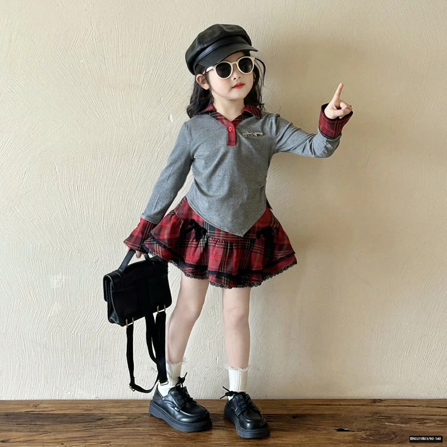 SÉT THUN XÁM MIX CHÂN VÁY CARO ĐỎ