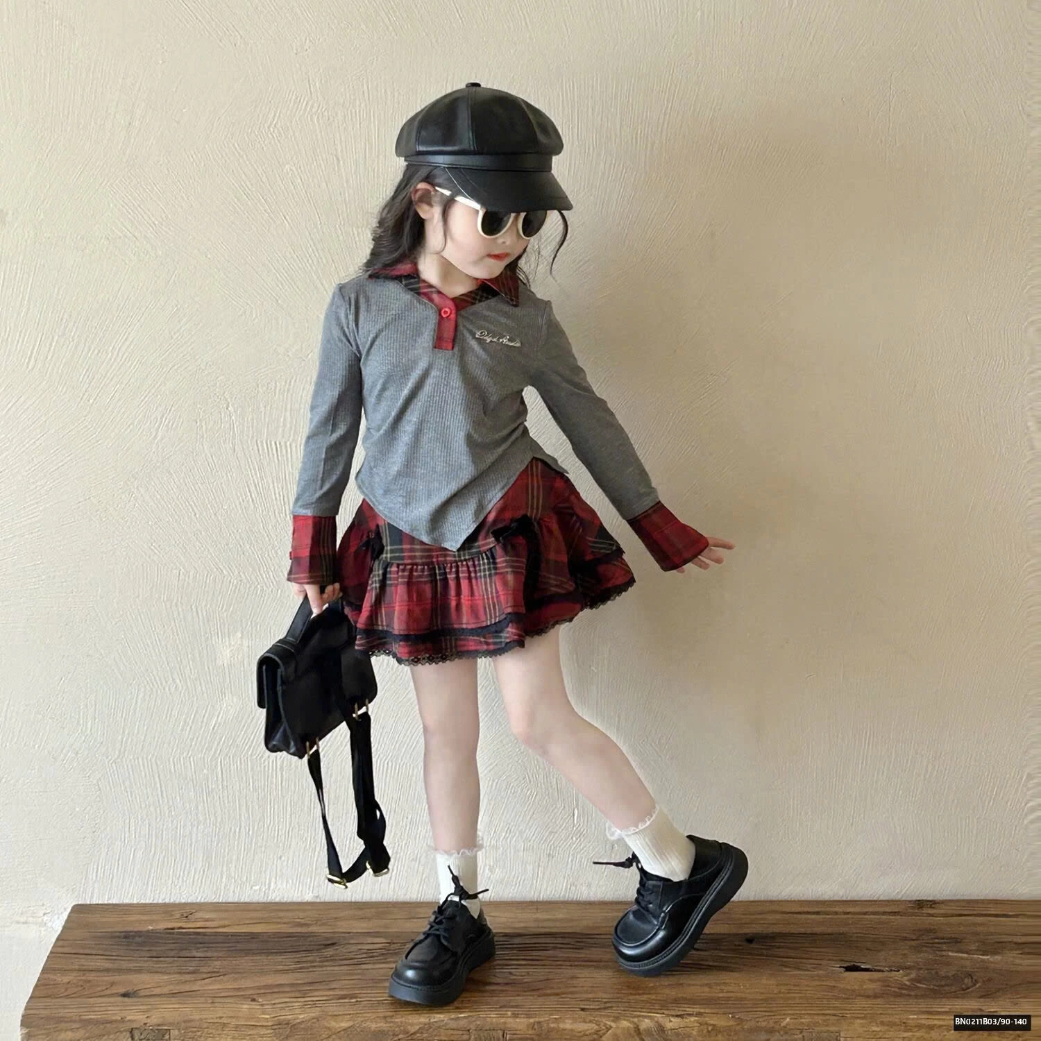 SÉT THUN XÁM MIX CHÂN VÁY CARO ĐỎ