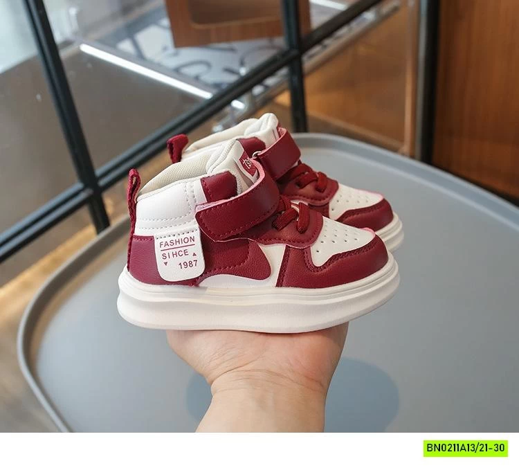 GIÀY THỂ THAO QUAI DÁN QUỐC DÂN