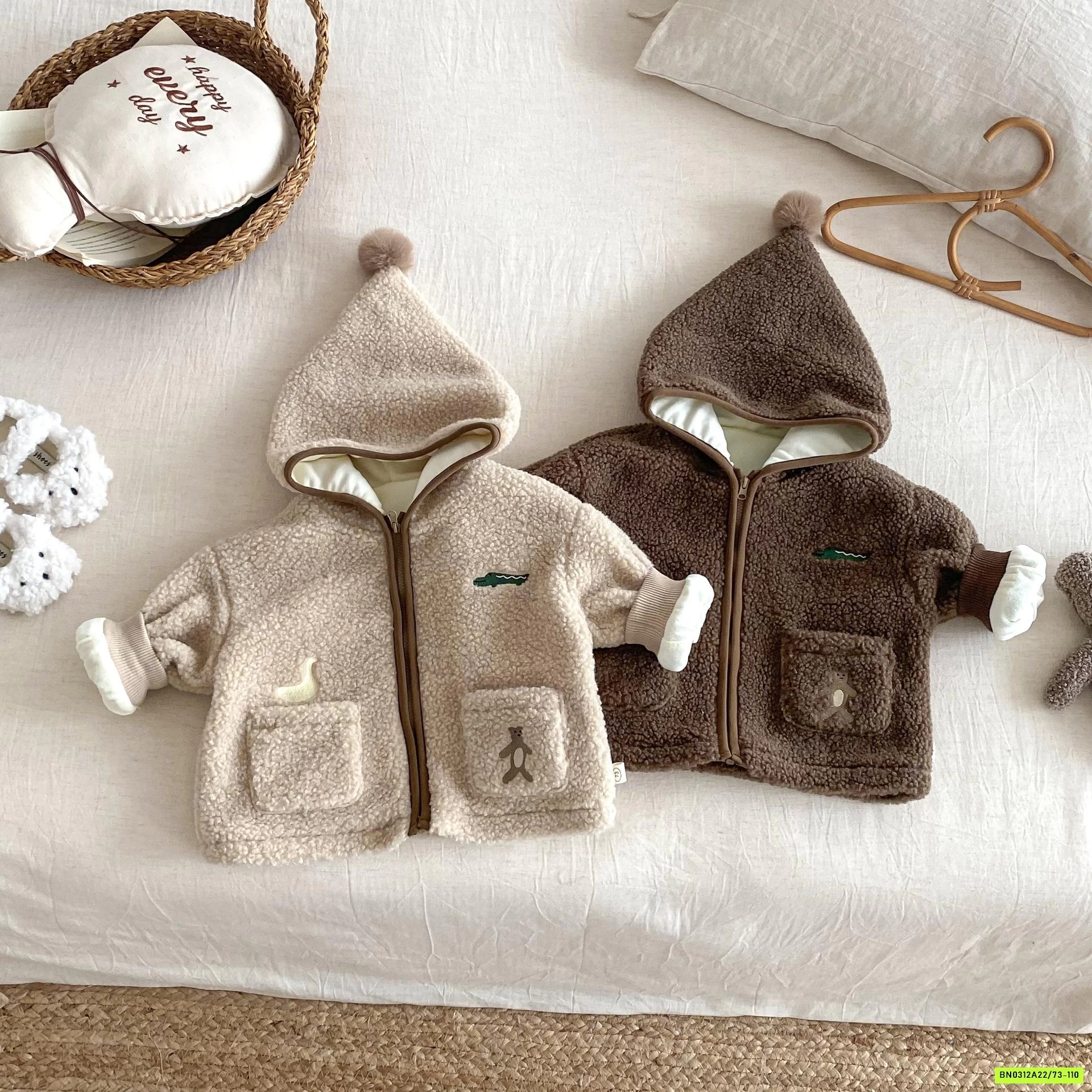 KHOÁC LÔNG CỪU LÓT NHUNG MŨ NHỌN