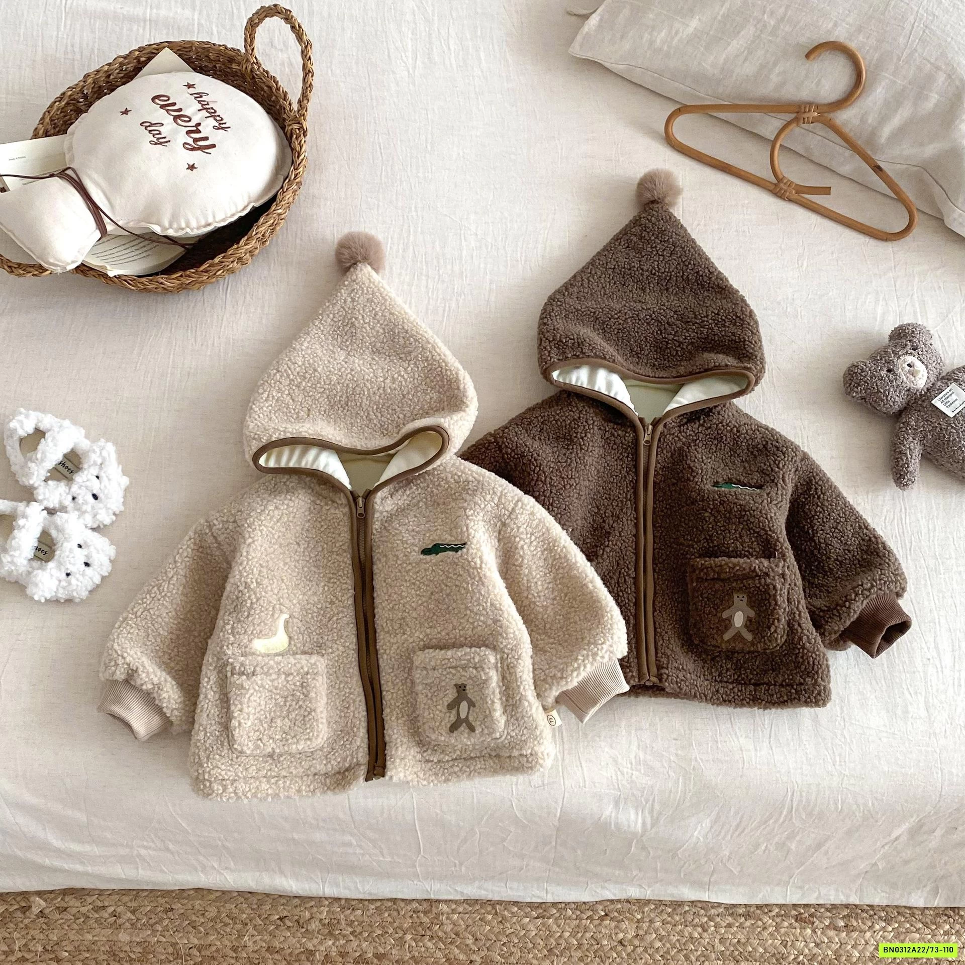 KHOÁC LÔNG CỪU LÓT NHUNG MŨ NHỌN