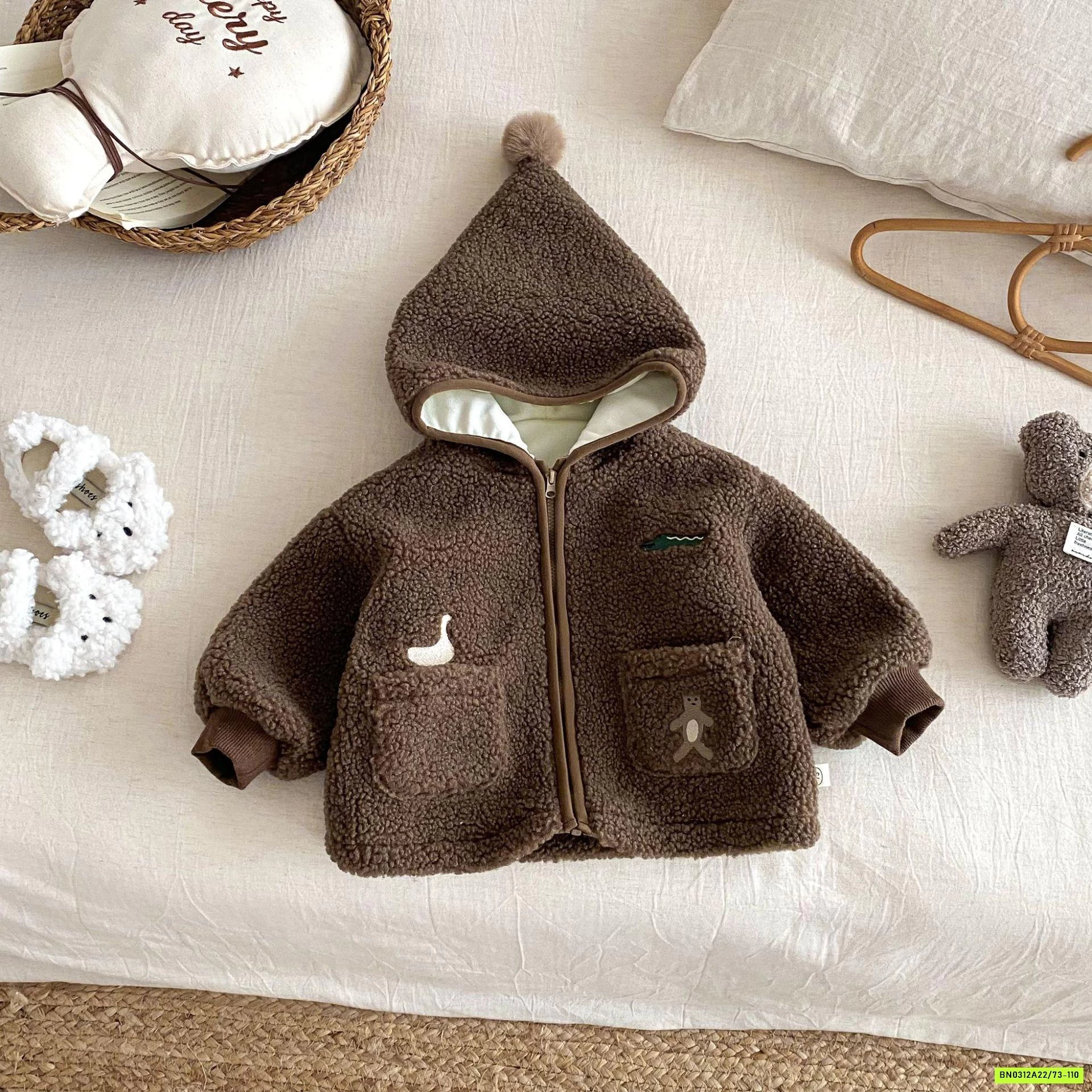 KHOÁC LÔNG CỪU LÓT NHUNG MŨ NHỌN