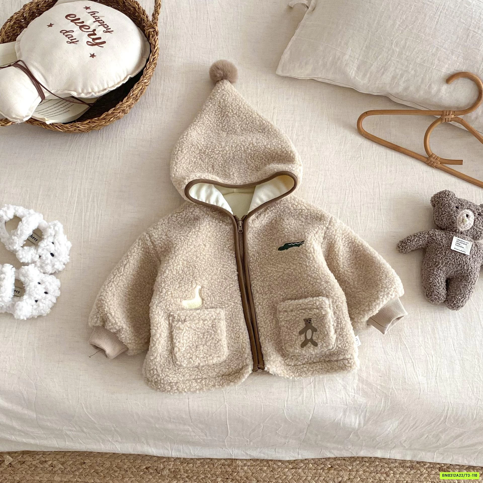 KHOÁC LÔNG CỪU LÓT NHUNG MŨ NHỌN