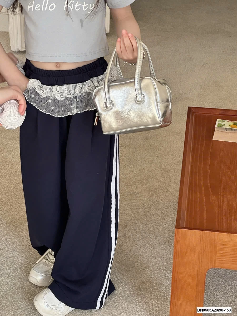 QUẦN SUÔNG SỌC BÊN CẠP PHỐI REN