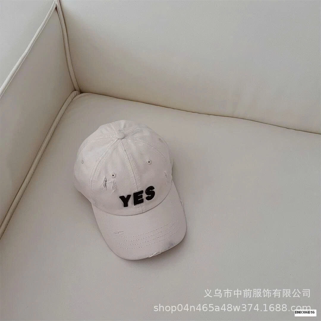 MŨ KẾT CHỮ YES CÀO RÁCH
