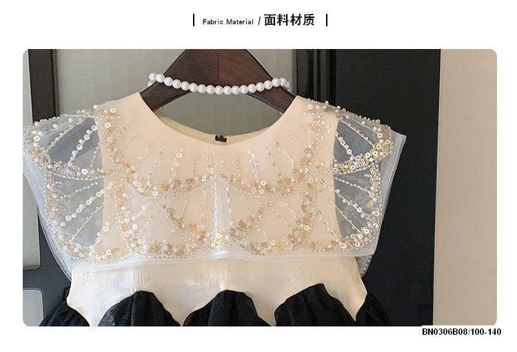 ĐẦM VOAN TIỂU THƯ CỔ VUÔNG