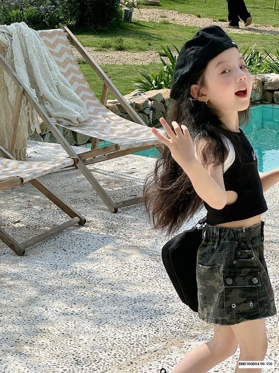 QUẦN VÁY RẰN RI MIX ÁO BA LỖ ĐEN