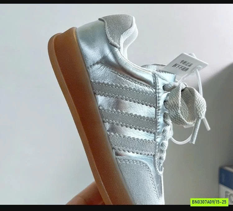 GIÀY THỂ THAO 3 VẠCH PHỐI DA LỘN