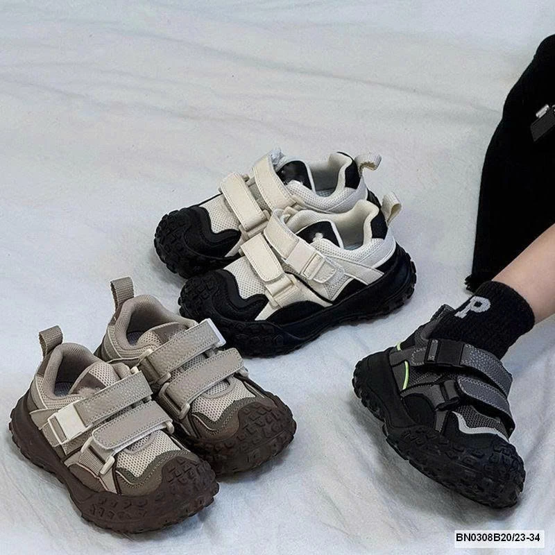 GIÀY QUAI DÁN ĐẾ ĐINH