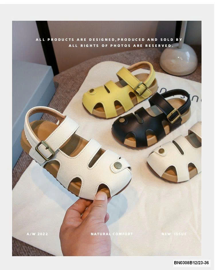 GIÀY THỂ THAO CHỮ MI CHO BÉ