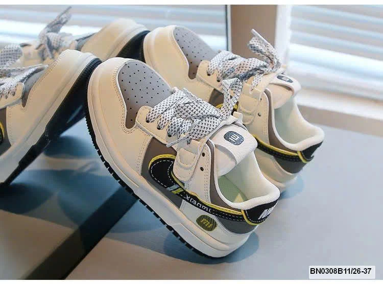 GIÀY THỂ THAO CHỮ MI CHO BÉ