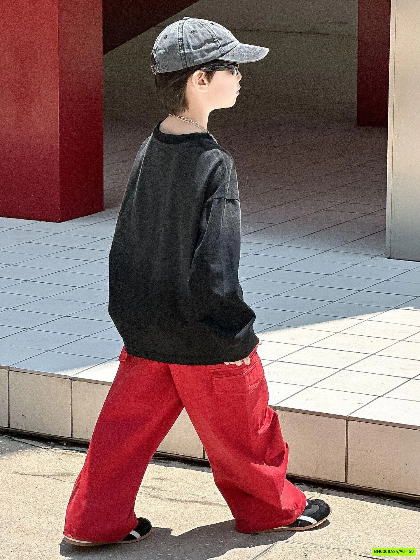 ÁO THUN ĐEN BẠC MÀU IN CHỮ