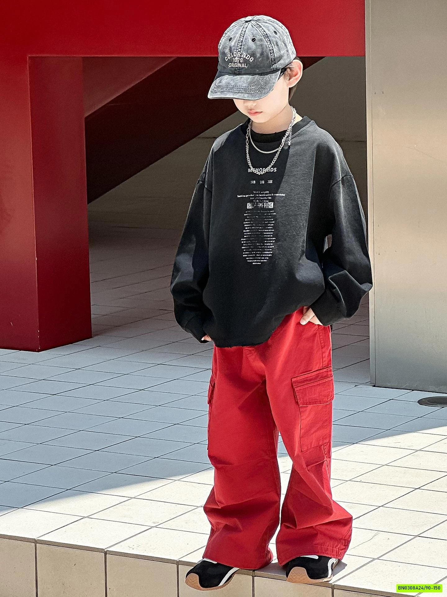 ÁO THUN ĐEN BẠC MÀU IN CHỮ