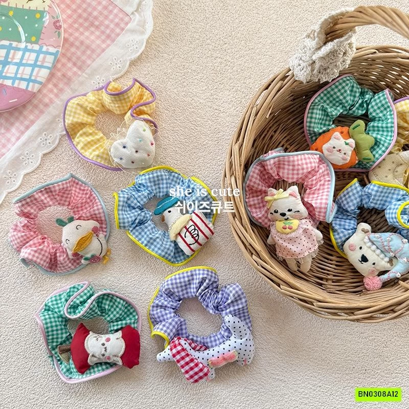 DÂY BUỘC TÓC CARO GẮN BÚP BÊ