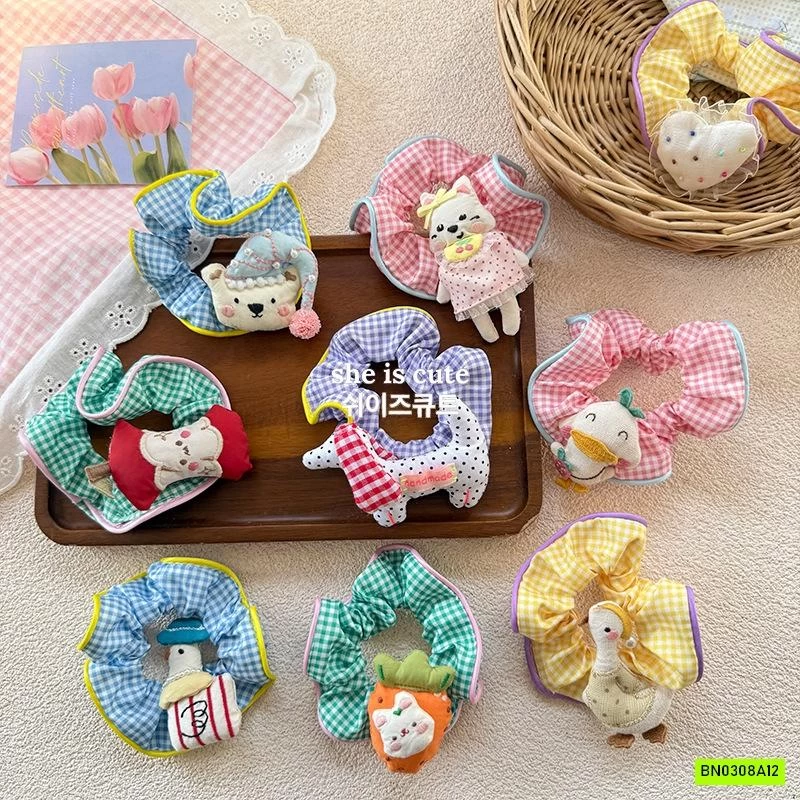 DÂY BUỘC TÓC CARO GẮN BÚP BÊ