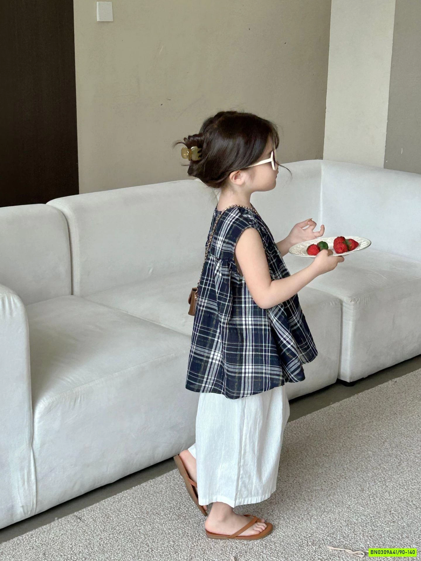 SƠ MI CARO MIX QUẦN SUÔNG TRẮNG