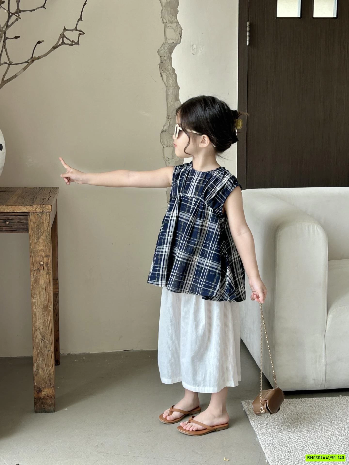 SƠ MI CARO MIX QUẦN SUÔNG TRẮNG