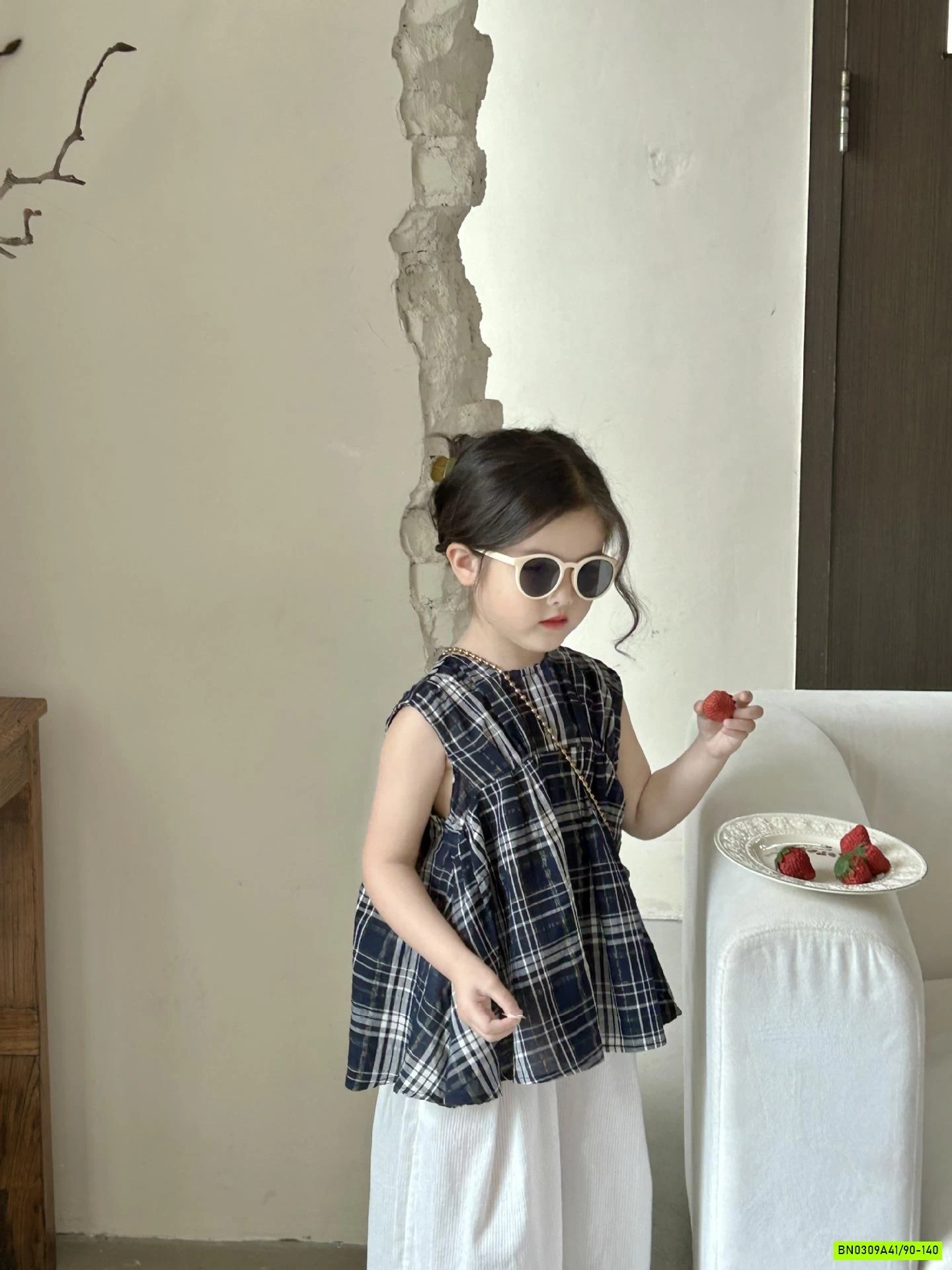 SƠ MI CARO MIX QUẦN SUÔNG TRẮNG