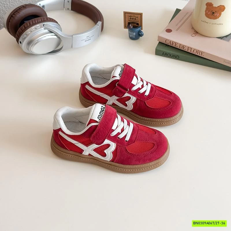 GIÀY THỂ THAO PHỐI LƯỚI VIỀN TRÁI TIM