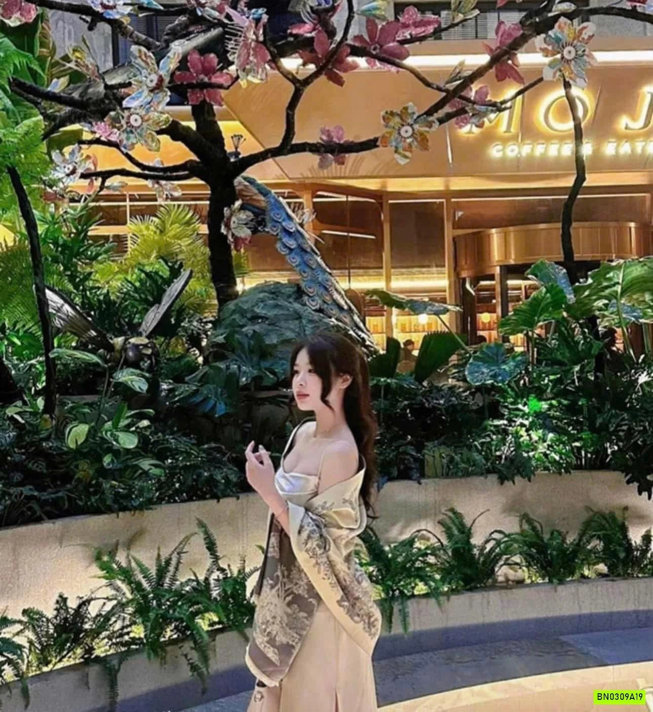 KHĂN CHOÀNG HỌA TIẾT LÔNG CỪU CASHME