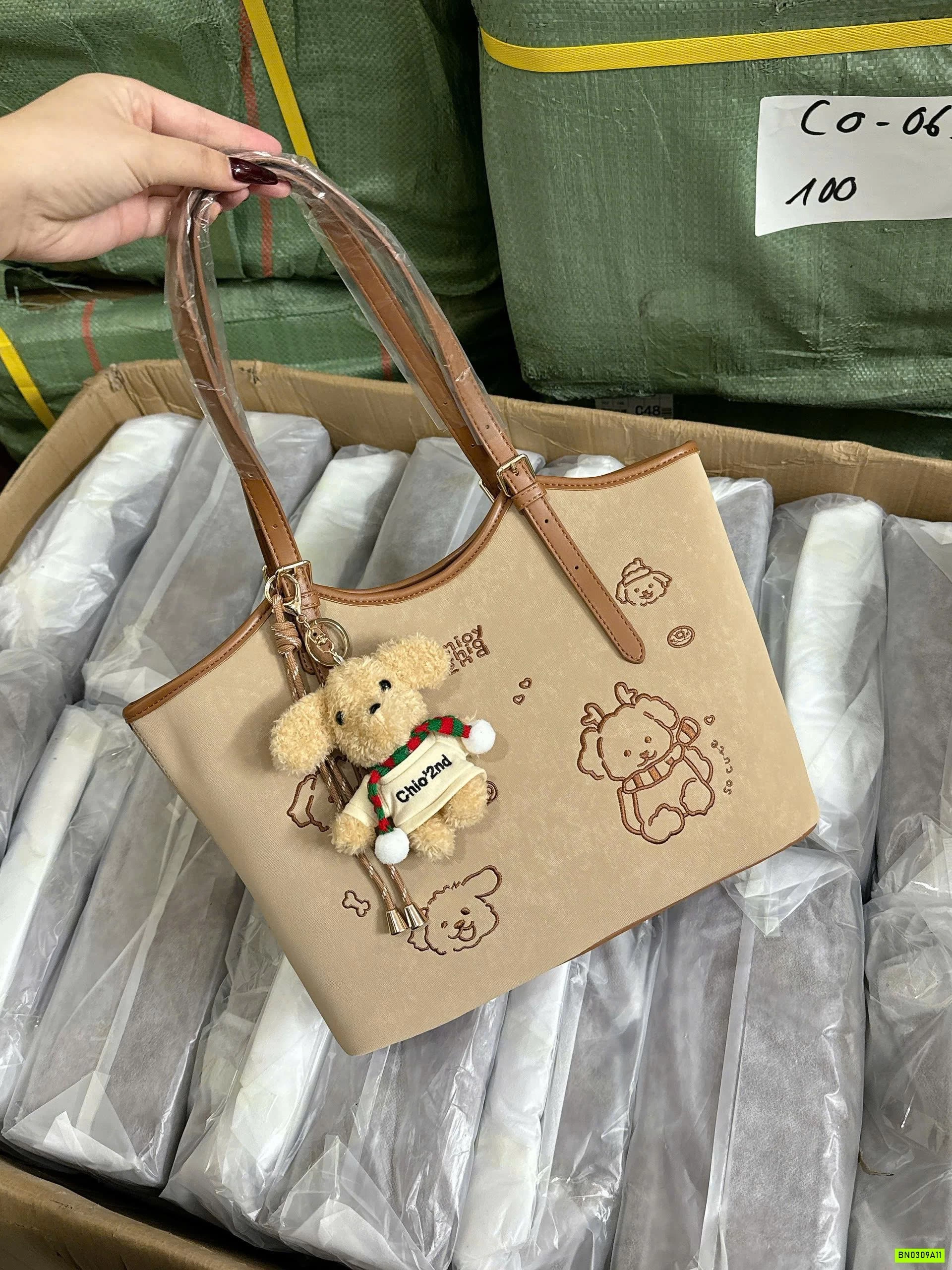 TÚI TOTE NHUNG CHIO2ND