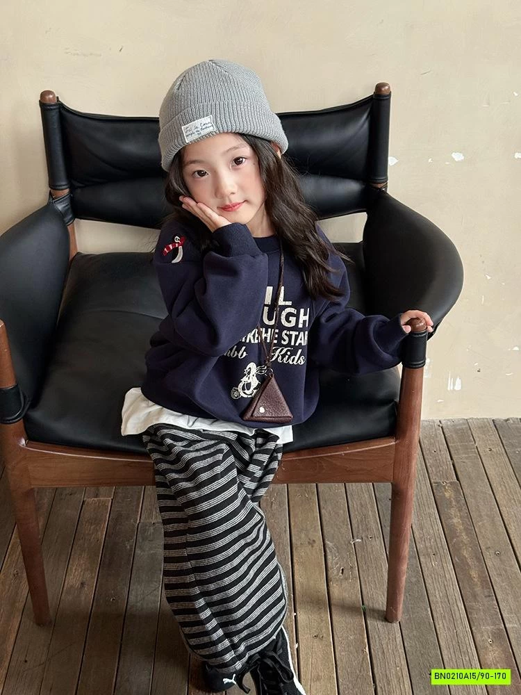 ÁO NỈ IN CHỮ 25F021 AMBB