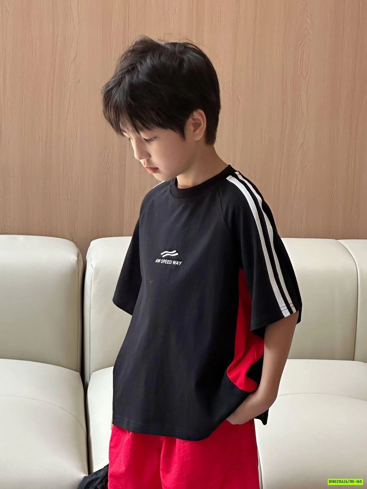 ÁO THUN ĐEN SỌC VAI