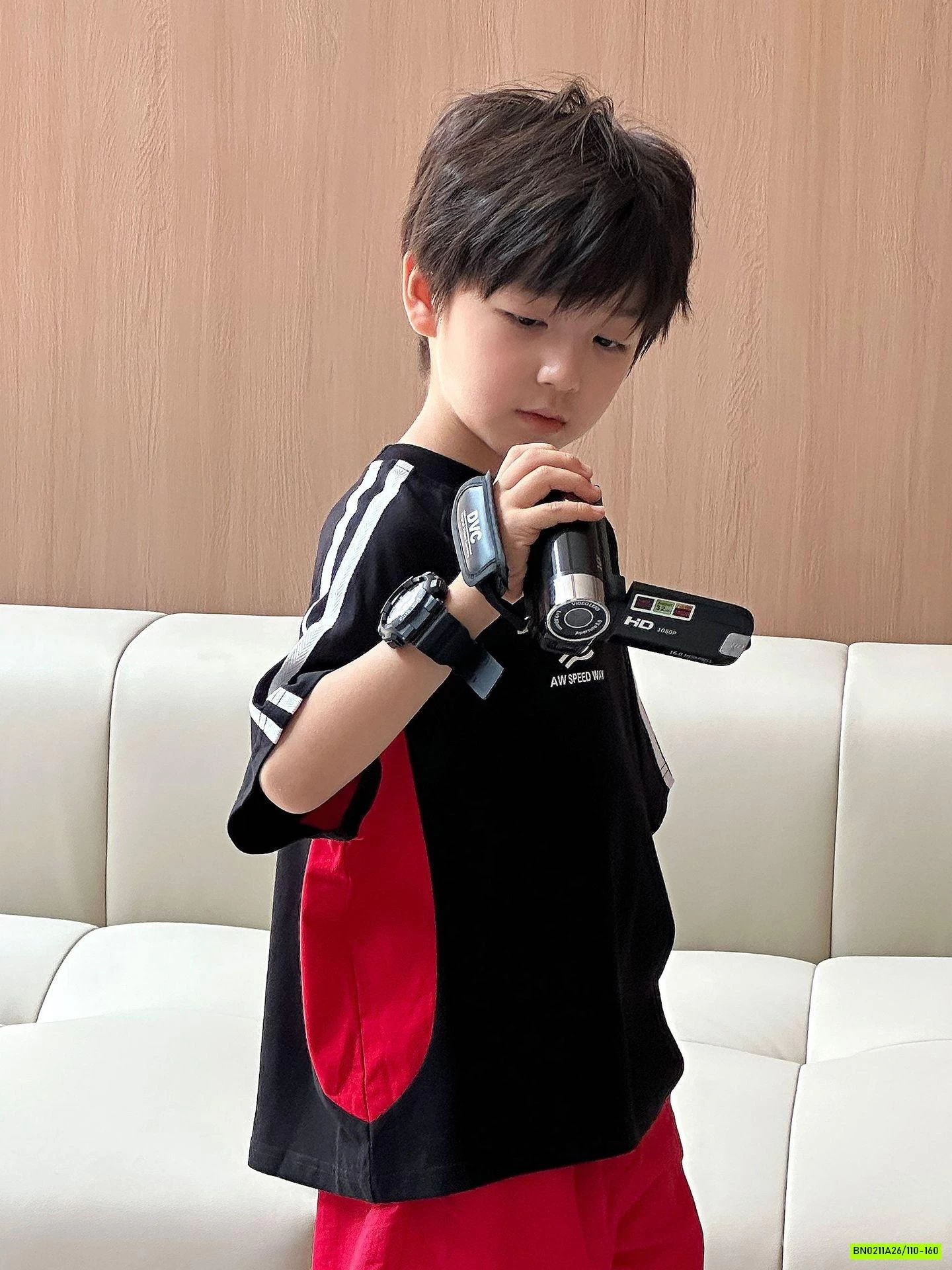 ÁO THUN ĐEN SỌC VAI