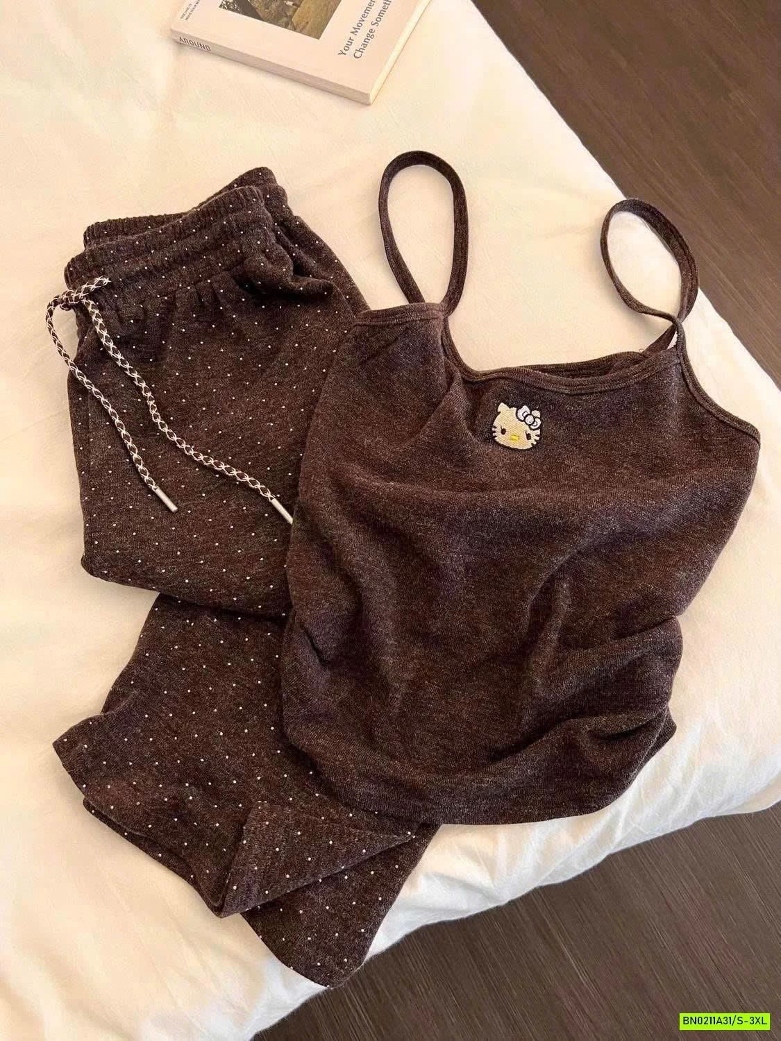 SÉT NGỦ NỈ KITTY NÂU 3 CHI TIẾT